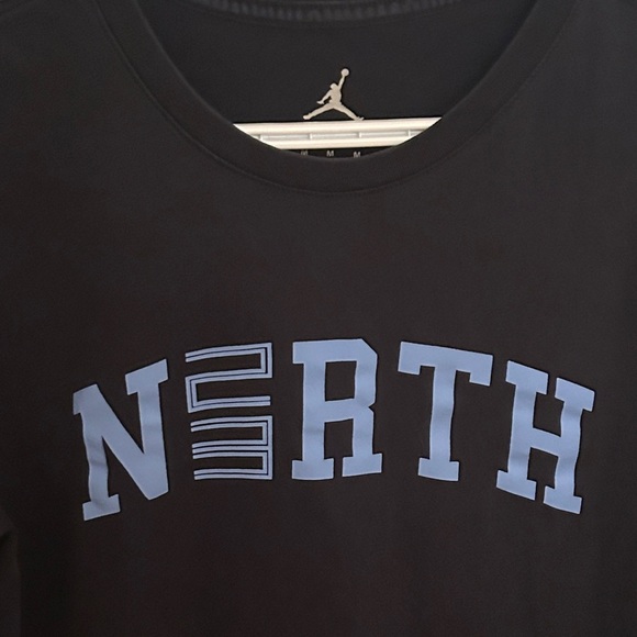 Jordan Kids Navy Blue Tee with Blue 'North' Graphic, Size Youth  M - Picture 2 of 7